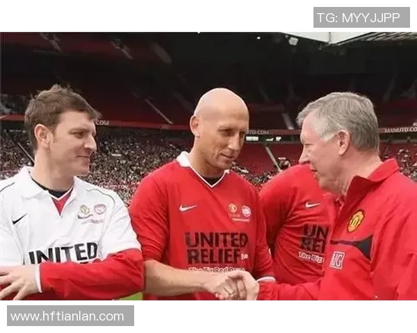 当时足球的辉煌岁月与传奇人物的精彩故事回顾